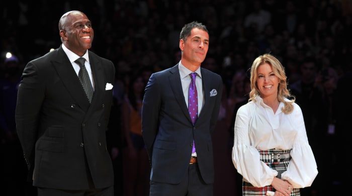 magic-lakers-jeanie-buss-rob-pelinka.jpg